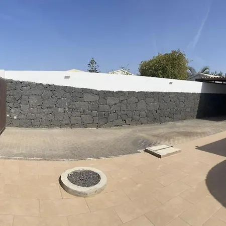 Abuelo Paco - Private Heated Pool Villa Playa Blanca (Lanzarote)