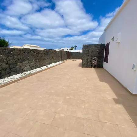 Abuelo Paco - Private Heated Pool Villa Playa Blanca (Lanzarote)
