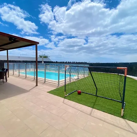 Villa Abuelo Paco - Private Heated Pool Playa Blanca (Lanzarote)